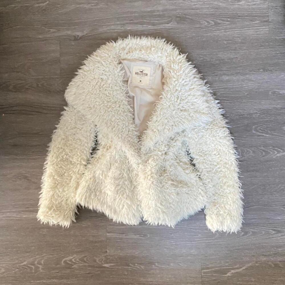 Vintage 2000s Hollister white fur jacket